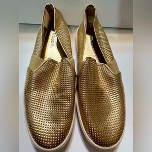NWOT Vince Blair Perforated Leather Sneaker, Gold (Champagne) Slip Ons Size 7